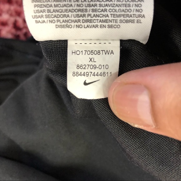 Boy's Nike Lebron James Shirt - Picture 6 of 8